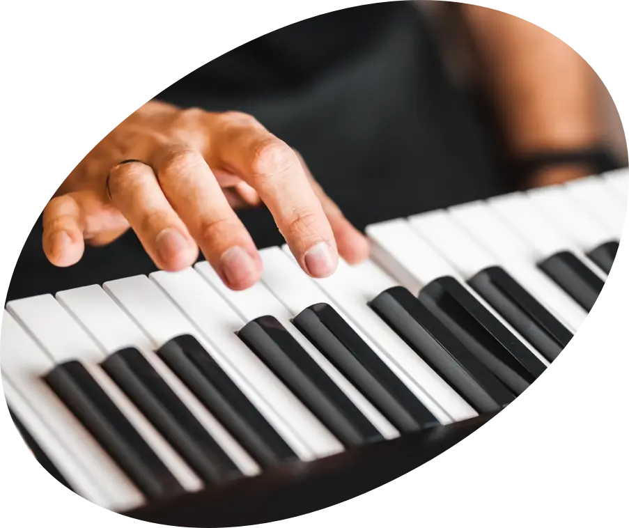 What's The Best Way To Learn Piano Online? Pros & Cons 👩🏼🏫🎹